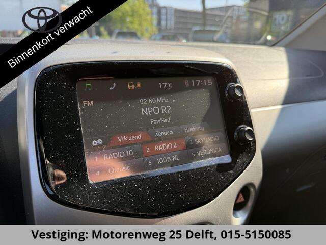 Toyota AYGO 1.0 X-PLAY AUTOMAAT.2e EIG. GARANTIE 2026 100% ONDERHOUDEN. AIRCO . CAMERA . BLUETOOTH.