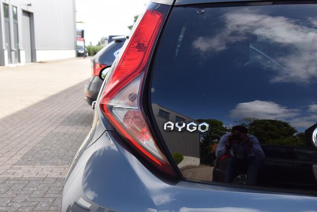 Toyota AYGO 1.0 VVT-i x-cite | Schuif-kanteldak | Cruise control | Apple carplay |