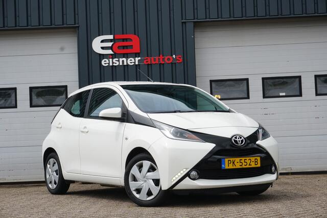 Toyota AYGO 1.0 VVT-i x-play | CAMERA | BLUETOOTH |