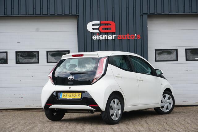Toyota AYGO 1.0 VVT-i x-play | CAMERA | BLUETOOTH |