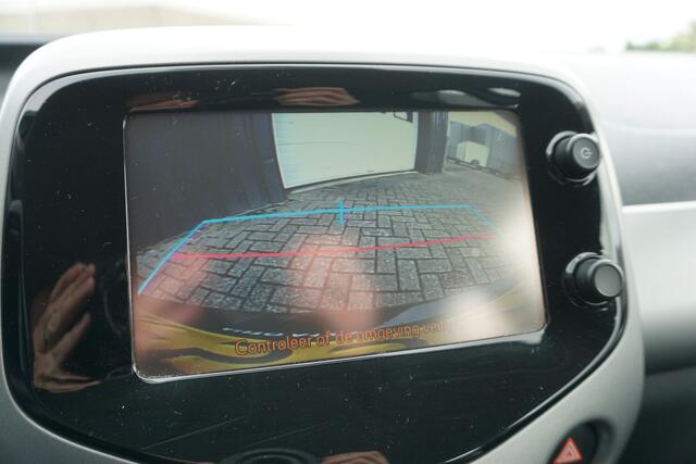 Toyota AYGO 1.0 VVT-i x-play | CAMERA | BLUETOOTH |