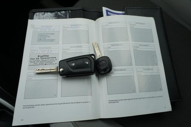 Toyota AYGO 1.0 VVT-i x-play | CAMERA | BLUETOOTH |