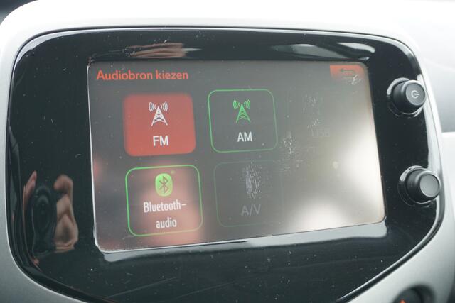 Toyota AYGO 1.0 VVT-i x-play | CAMERA | BLUETOOTH |