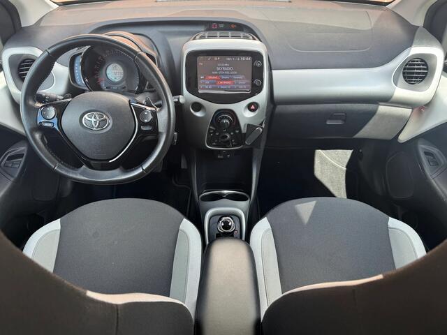Toyota AYGO 1.0 VVT-i x-play AUTOMAAT | NL-AUTO! | CAMERA!