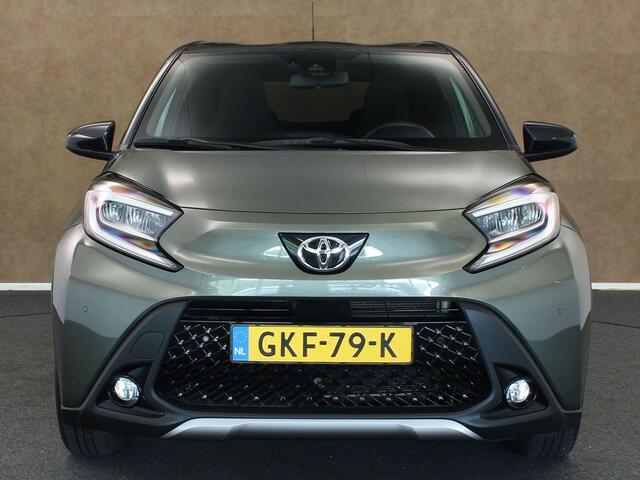 Toyota AYGO X 1.0 VVT-i S-CVT Envy - NAVIGATIE - PARKEERSENSOREN VOOR EN ACHTER - STOELVERWARMING - DRAADLOZE TELEFOONLADER - KEYLESS ENTRY & START - APPLE CARPLAY/ANDROID AUTO