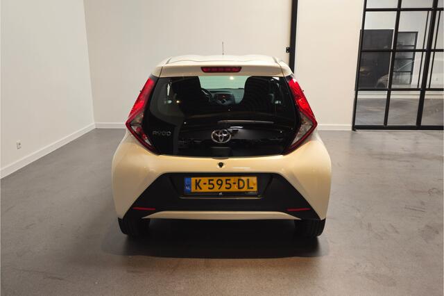 Toyota AYGO 1.0 VVT-i x-fun - Airco - Bluetooth - LED