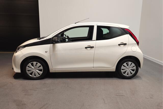 Toyota AYGO 1.0 VVT-i x-fun - Airco - Bluetooth - LED