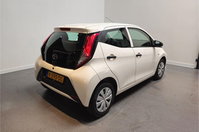 Toyota AYGO 1.0 VVT-i x-fun - Airco - Bluetooth - LED
