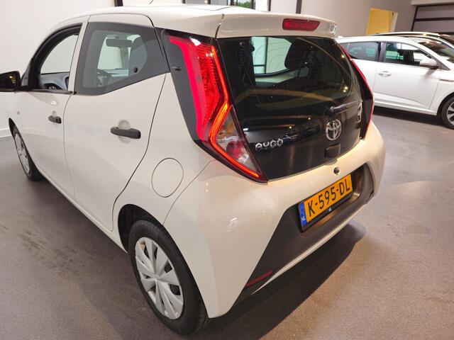Toyota AYGO 1.0 VVT-i x-fun - Airco - Bluetooth - LED