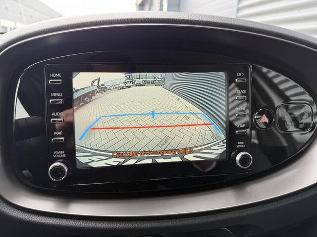 Toyota AYGO X 1.0 VVT-i MT Play Camera/Stoelwarm/Apple/Android 2e Pinksterdag open van 12uur tot 16uur