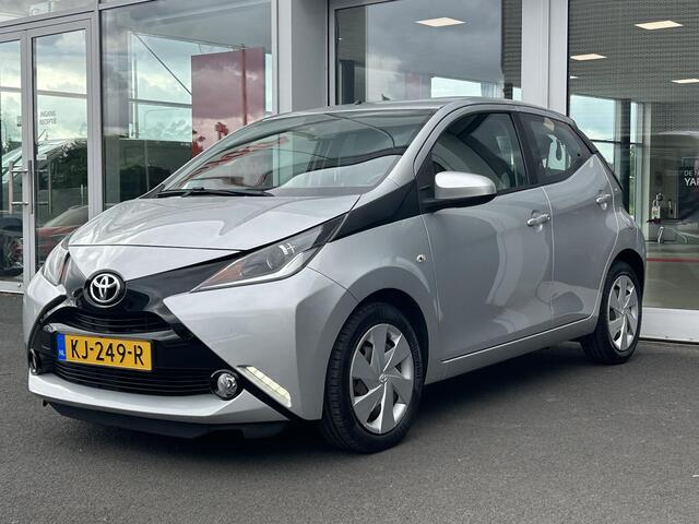 Toyota AYGO 1.0 VVT-i x-play