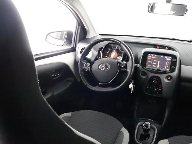 Toyota AYGO 1.0 VVT-i X-PLAY AUTOMAAT BI-TONE AIRCO. CAMERA. GARANTIE TOT 4-2029 !!