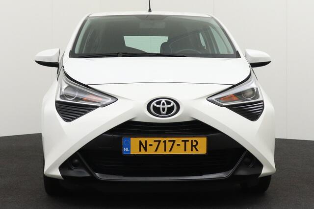 Toyota AYGO 1.0 VVT-i X-play Camera Carplay LED