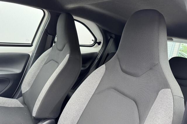 Toyota AYGO X 1.0 VVT-i S-CVT Play Automaat, Apple Carplay en/of Android auto Navigatie, Achteruitrijcamera, Adaptieve cruise control
