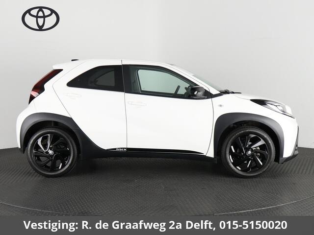 Toyota AYGO X 1.0 VVT-i MT First Sport | Apple Carplay & AndroidAUTO | Stoelverwarming | Camera | Privacy Glass | Lichtmetalen velgen |