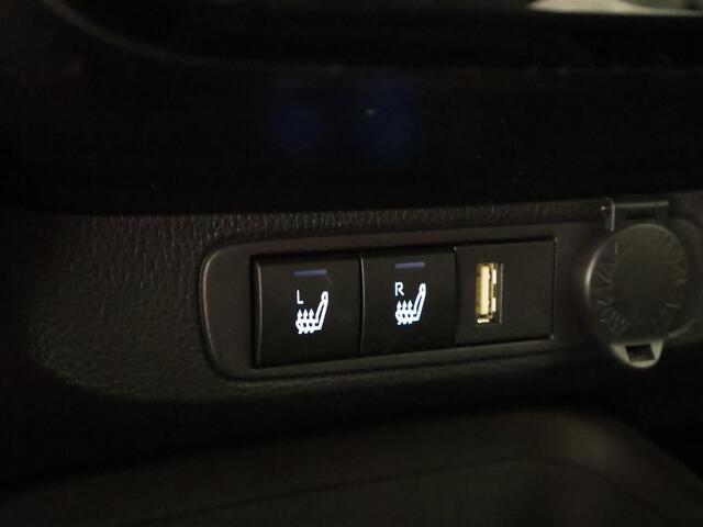 Toyota AYGO X 1.0 VVT-i MT First Sport | Apple Carplay & AndroidAUTO | Stoelverwarming | Camera | Privacy Glass | Lichtmetalen velgen |