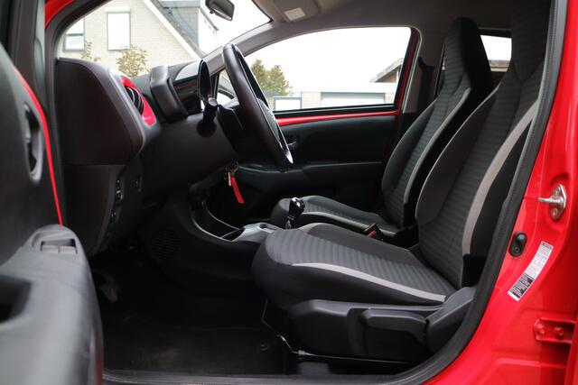 Toyota AYGO 1.0 VVT-i x-play | Automaat! | Navi | Camera |