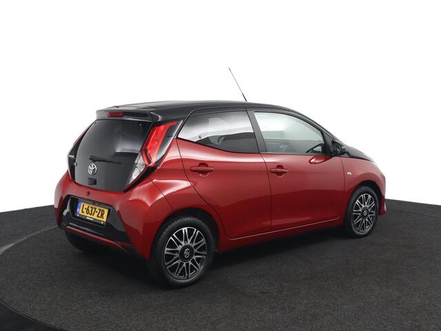 Toyota AYGO 1.0 VVT-i x-clusiv | Keyless Entry | Lederen/ stof bekleding | Climate Control | Meest Luxe uitvoering |