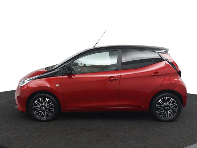 Toyota AYGO 1.0 VVT-i x-clusiv | Keyless Entry | Lederen/ stof bekleding | Climate Control | Meest Luxe uitvoering |