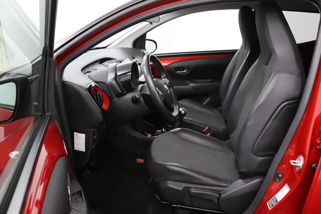 Toyota AYGO 1.0 VVT-i x-clusiv | Keyless Entry | Lederen/ stof bekleding | Climate Control | Meest Luxe uitvoering |