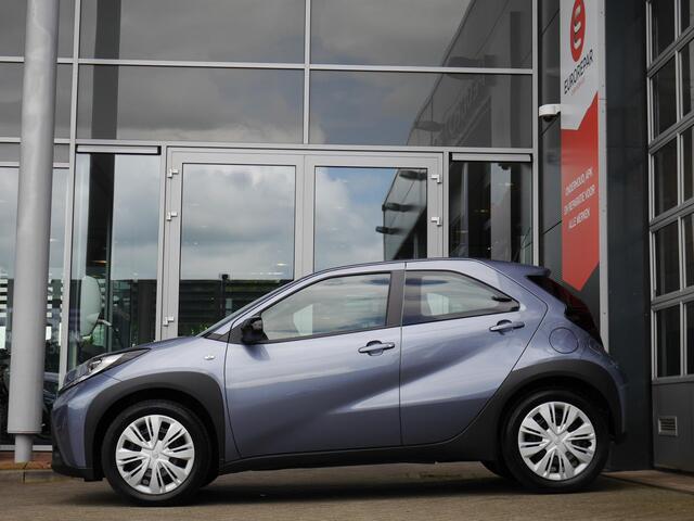 Toyota AYGO X 1.0 VVT-i MT Play | Lage km.stand | Apple carplay/Android auto | Achteruitrijcamera | Trekhaak voor fietsendrager | Airco | Cruise control | Rijstrooksensor