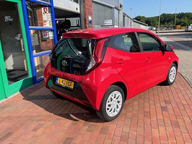 Toyota AYGO 1.0 VVT-i x-play |Lage tellerstand | Automaat | Apple Carplay/Android Auto