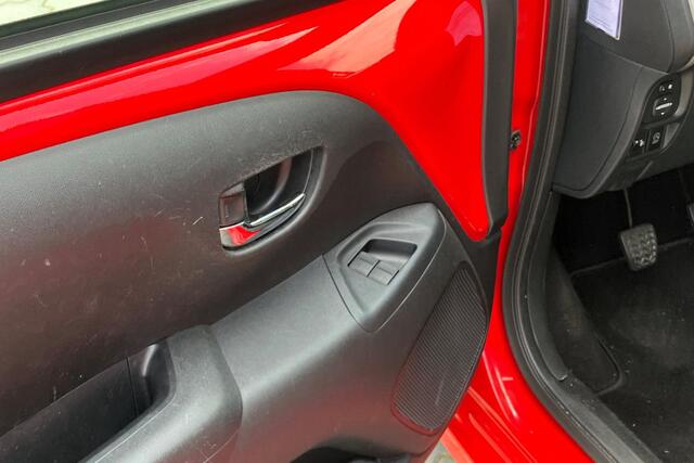 Toyota AYGO 1.0 VVT-i x-sport 49946KM! 2e eig.!