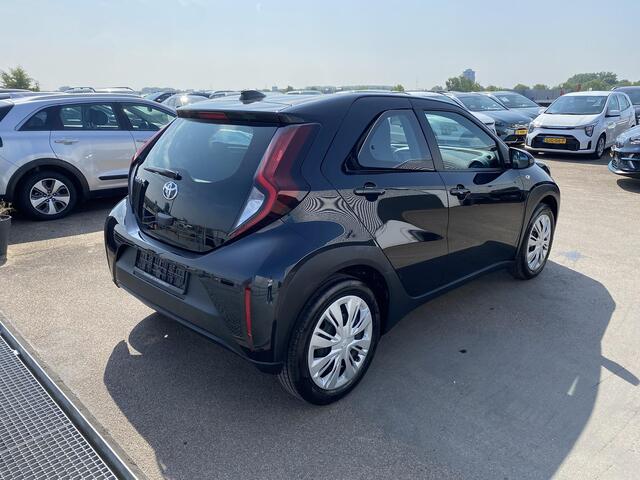 Toyota AYGO X 1.0 VVT-i S-CVT Play | Adaptieve cruise control | Apple CarPlay/Android Auto | Achteruitrij camera | Uitklapbare achter ramen | USB-C | Airco |