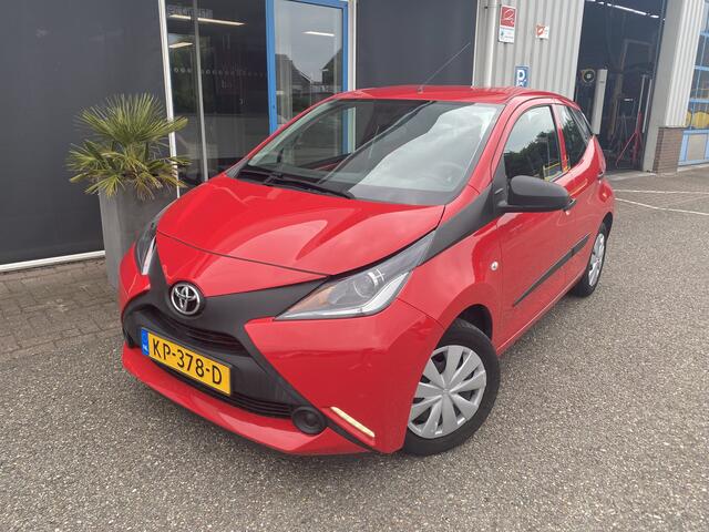Toyota AYGO 1.0 VVT-i x-now