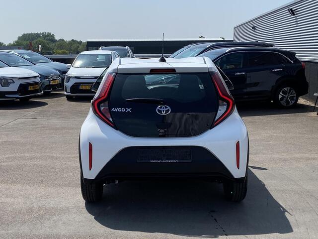 Toyota AYGO X 1.0 VVT-i S-CVT Play | Apple CarPlay/Android Auto | Adaptieve cruise control | Achteruitrij camera | Airco | Bluetooth telefoonvoorbereiding |