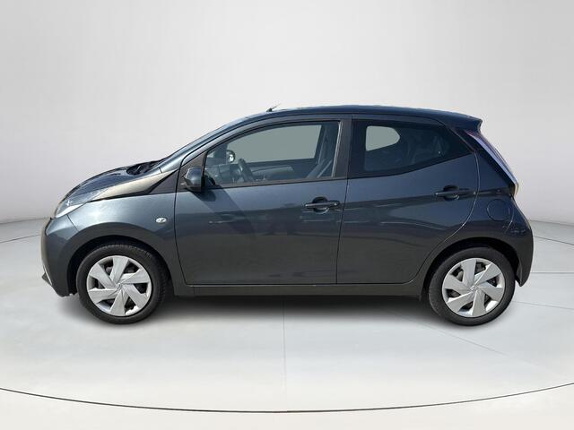 Toyota AYGO 1.0 VVT-i x-play **AIRCO/ BEGRENZER/ PARKEERCAMERA/ GARANTIE**