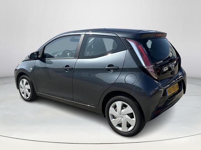 Toyota AYGO 1.0 VVT-i x-play **AIRCO/ BEGRENZER/ PARKEERCAMERA/ GARANTIE**