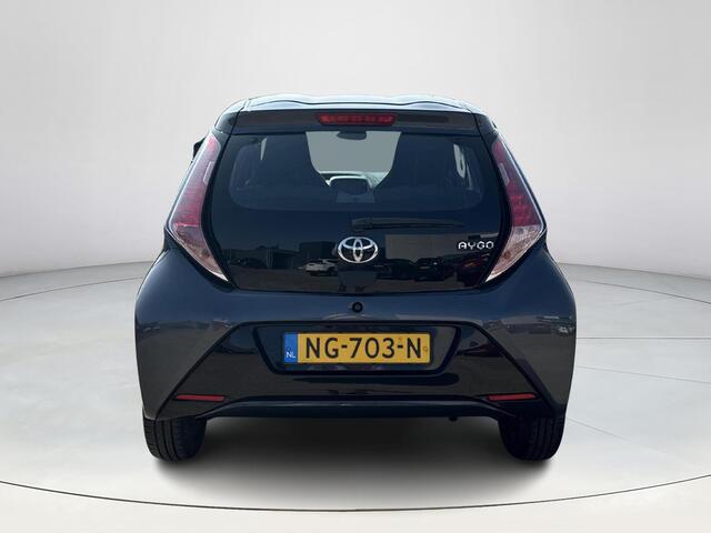 Toyota AYGO 1.0 VVT-i x-play **AIRCO/ BEGRENZER/ PARKEERCAMERA/ GARANTIE**