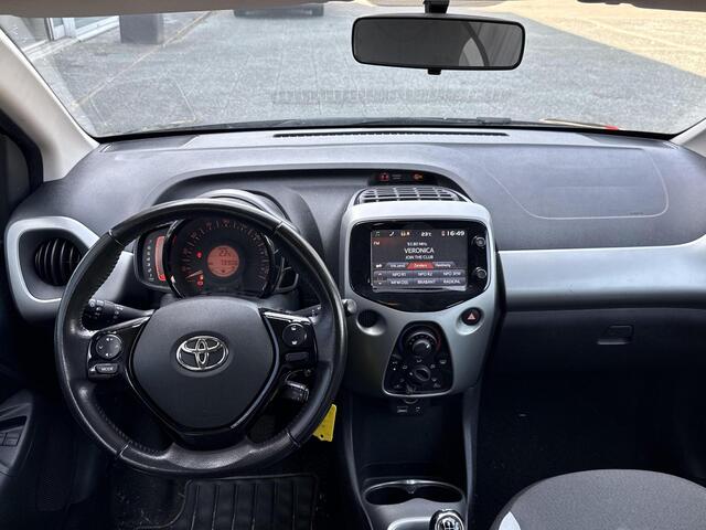 Toyota AYGO 1.0 VVT-i x-play **AIRCO/ BEGRENZER/ PARKEERCAMERA/ GARANTIE**