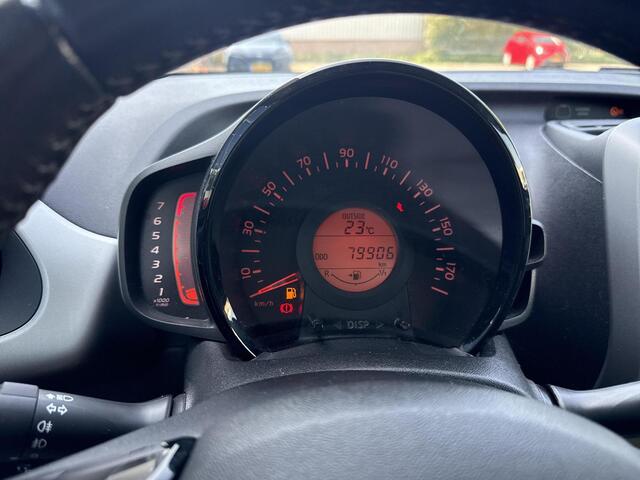Toyota AYGO 1.0 VVT-i x-play **AIRCO/ BEGRENZER/ PARKEERCAMERA/ GARANTIE**