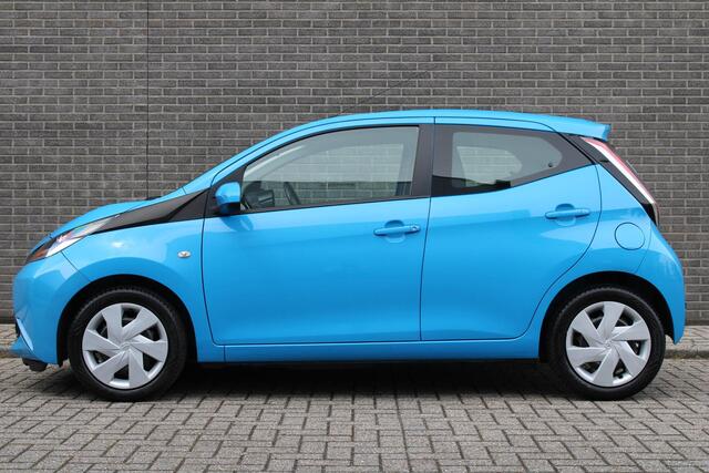 Toyota AYGO 1.0 VVT-i x-nav Achteruitrijcamera, Navigatie, Airco, Bluetooth