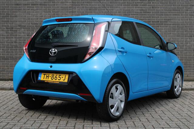 Toyota AYGO 1.0 VVT-i x-nav Achteruitrijcamera, Navigatie, Airco, Bluetooth
