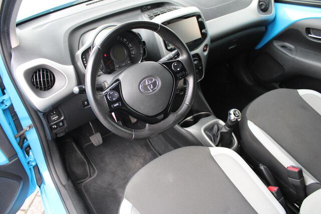 Toyota AYGO 1.0 VVT-i x-nav Achteruitrijcamera, Navigatie, Airco, Bluetooth