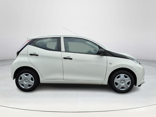 Toyota AYGO 1.0 VVT-i x-fun | 5 deurs | Airconditioning | Bluetooth | Dealer onderhouden |