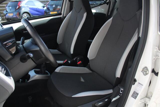 Toyota AYGO 1.0 VVT-i x-play Achteruitrijcamera, Bluetooth, Airco, Apple Carplay/Android Auto