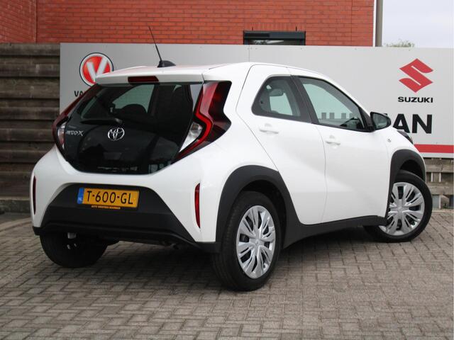Toyota AYGO X 1.0 VVT-i S-CVT Play Achteruitrijcamera, DAB+ Radio, Airco, Bluetooth, Cruise Control Adaptief ¤ 399,- private lease