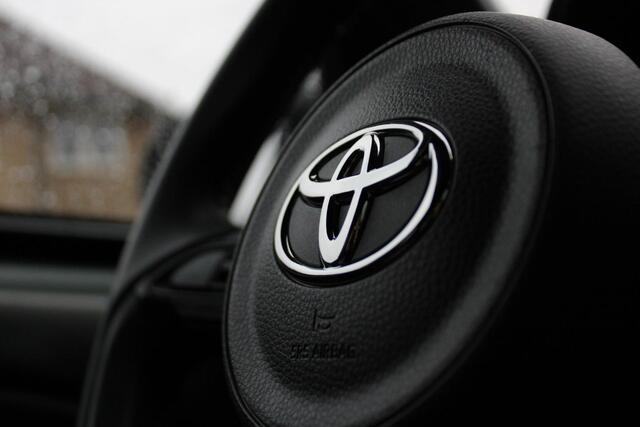 Toyota AYGO X 1.0 VVT-i MT Pulse Achteruitrijcamera, Cruise Control Adaptief, Airco Automatisch, DAB Radio ¤ 379,- private lease
