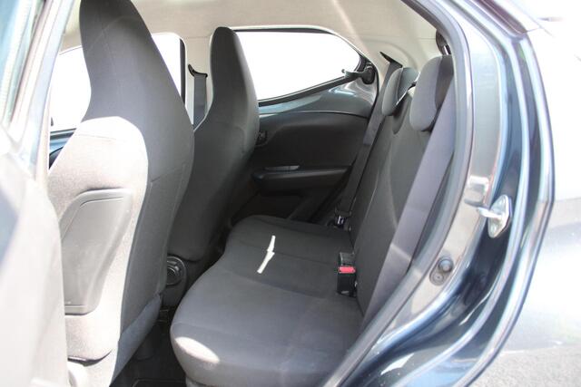 Toyota AYGO 1.0 VVT-i x-fun Elektr. ramen voor, Start/Stop Systeem, Airco, All-Season banden