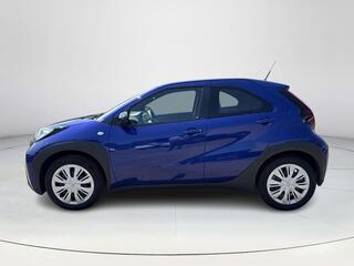 toyota-aygo-x-1.0-vvt-i-mt-play-**a
