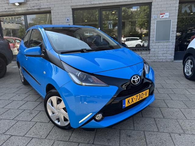 Toyota AYGO 1.0 VVT-i x-play 5Drs Camera NAP