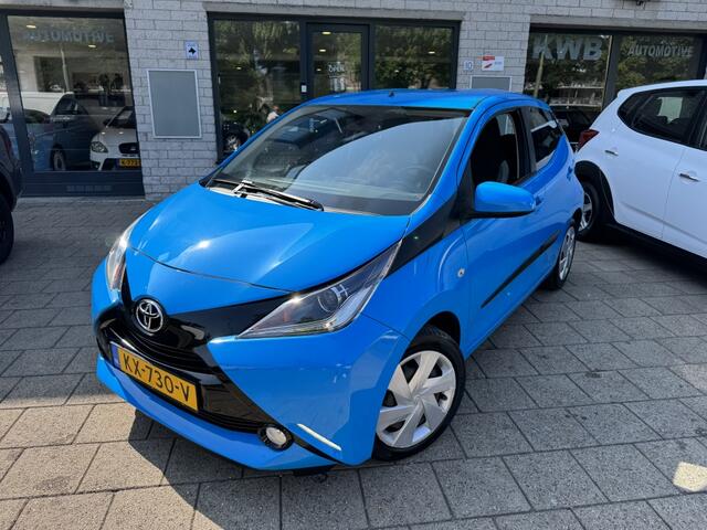 Toyota AYGO 1.0 VVT-i x-play 5Drs Camera NAP
