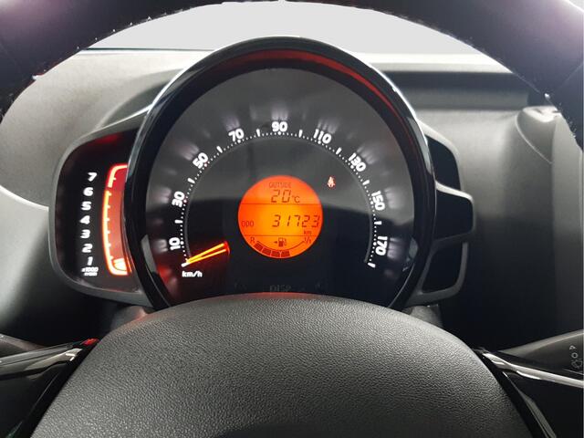 Toyota AYGO 1.0 VVT-i x-play | Navigatie | Airco | Camera |