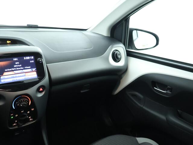 Toyota AYGO 1.0 VVT-i x-play