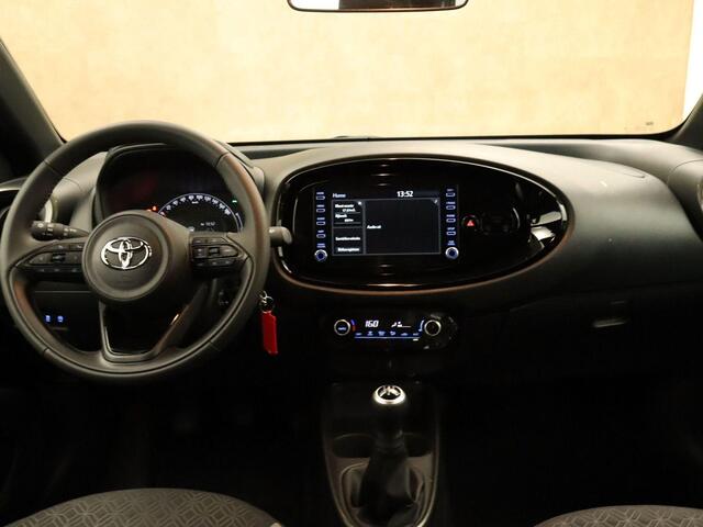 Toyota AYGO X 1.0 VVT-i MT Pulse - ORIGINEEL NEDERLANDSE AUTO - APPLE CARPLAY/ ANDROID AUTO - ADAPTIVE CRUISE CONTROL - ACHTERUITRIJ CAMERA - CLIMATE CONTROL - LICHTMETALEN VELGEN 17 INCH -