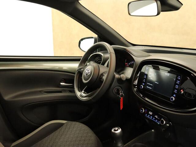 Toyota AYGO X 1.0 VVT-i MT Pulse - ORIGINEEL NEDERLANDSE AUTO - APPLE CARPLAY/ ANDROID AUTO - ADAPTIVE CRUISE CONTROL - ACHTERUITRIJ CAMERA - CLIMATE CONTROL - LICHTMETALEN VELGEN 17 INCH -